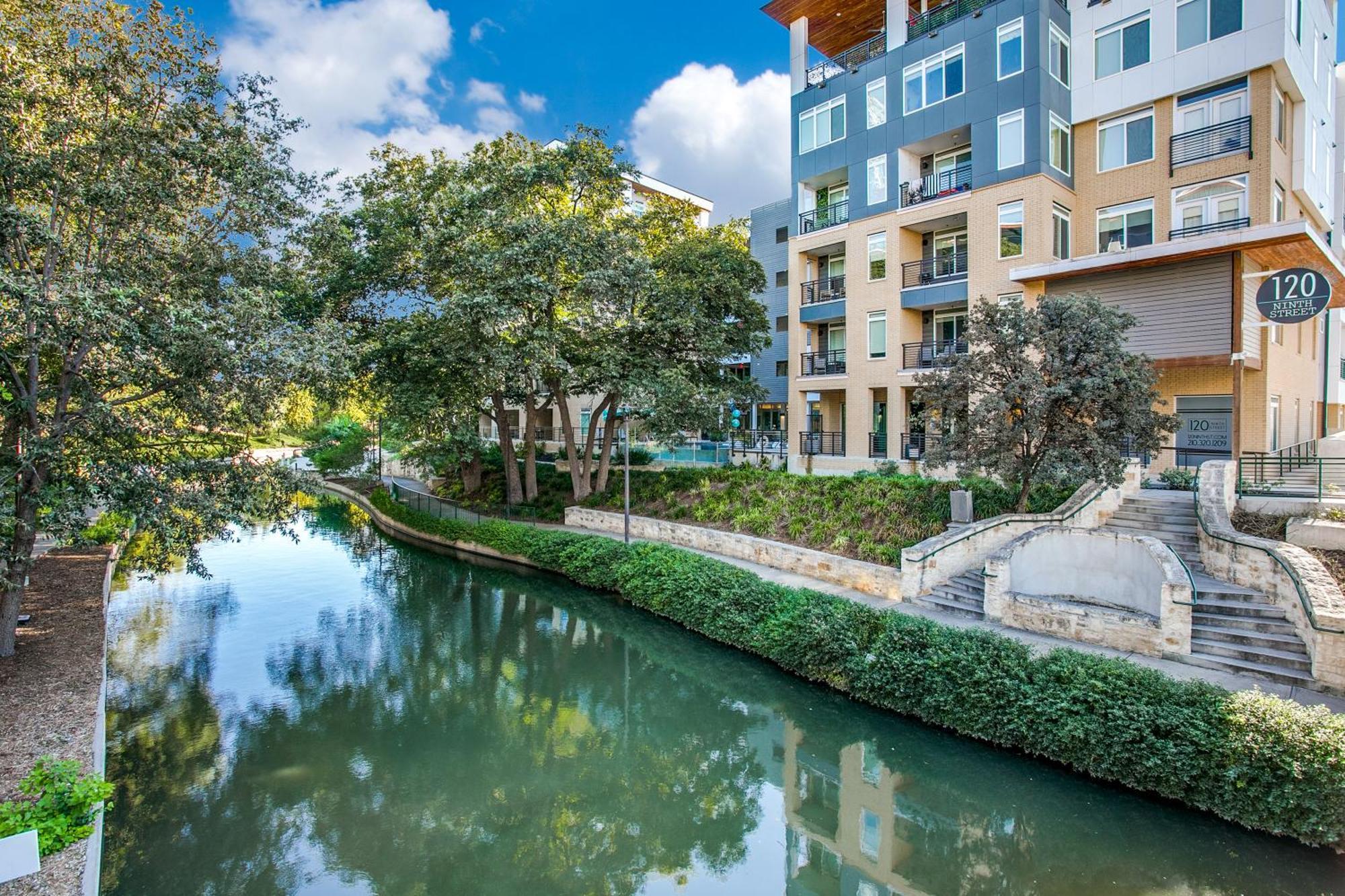 Lush Downtown Condo On Riverwalk W King Ste, Free Parking, Pet Friendly, Centrally Located On Riverwalk San Antonio Eksteriør billede