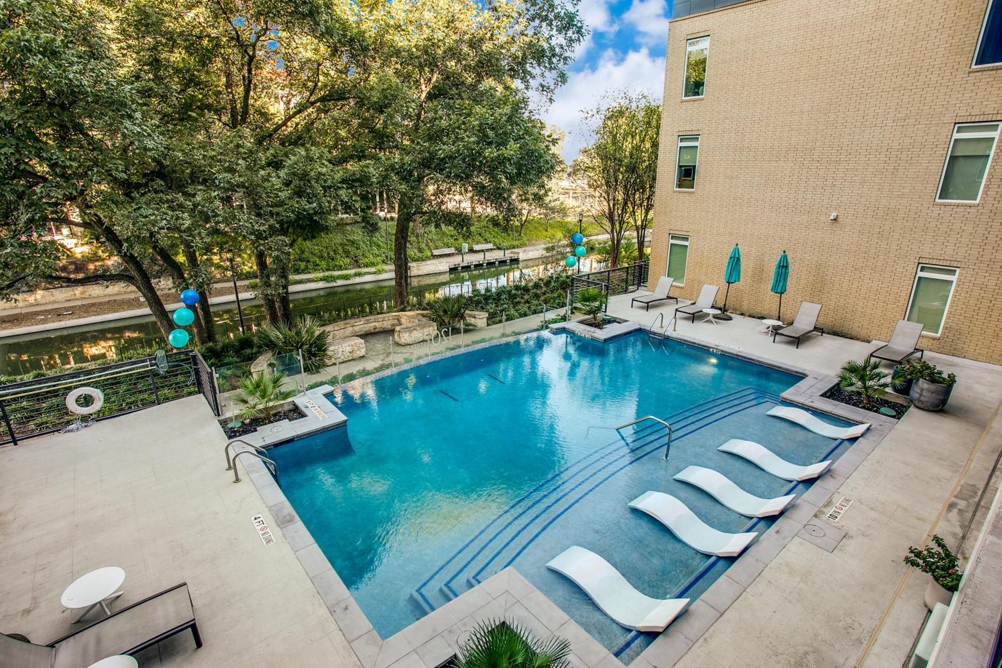 Lush Downtown Condo On Riverwalk W King Ste, Free Parking, Pet Friendly, Centrally Located On Riverwalk San Antonio Eksteriør billede