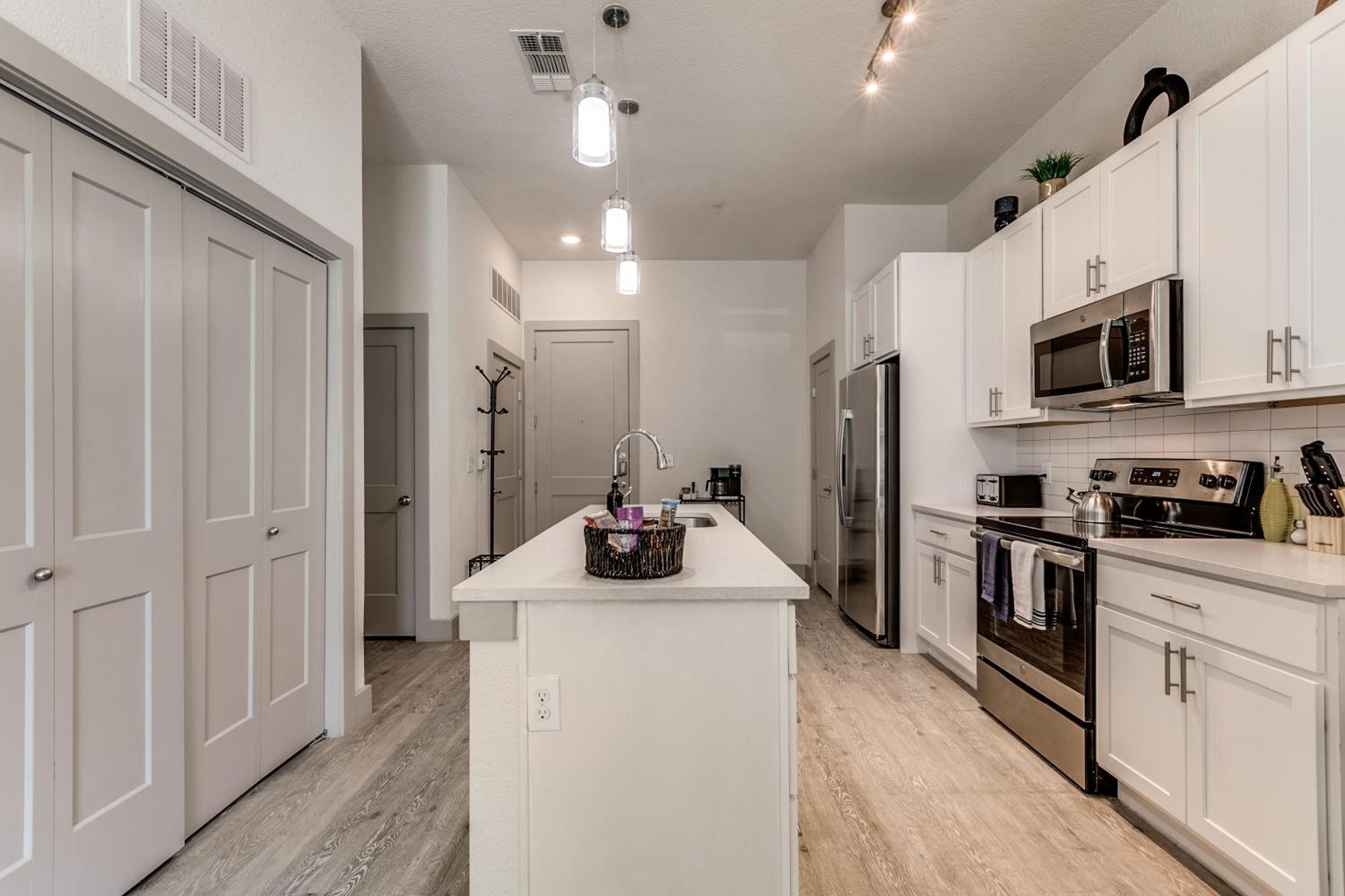 Lush Downtown Condo On Riverwalk W King Ste, Free Parking, Pet Friendly, Centrally Located On Riverwalk San Antonio Eksteriør billede