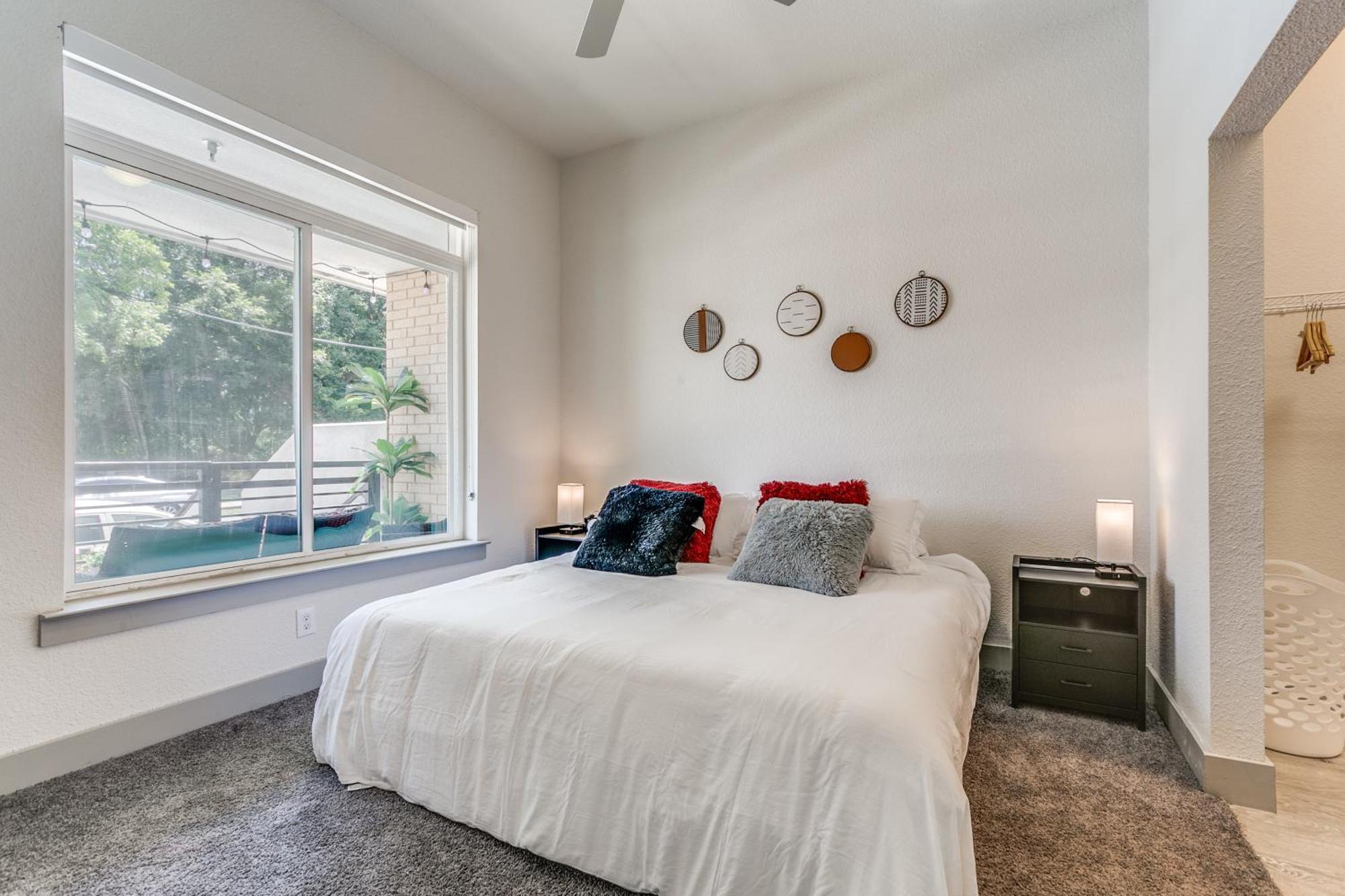 Lush Downtown Condo On Riverwalk W King Ste, Free Parking, Pet Friendly, Centrally Located On Riverwalk San Antonio Eksteriør billede